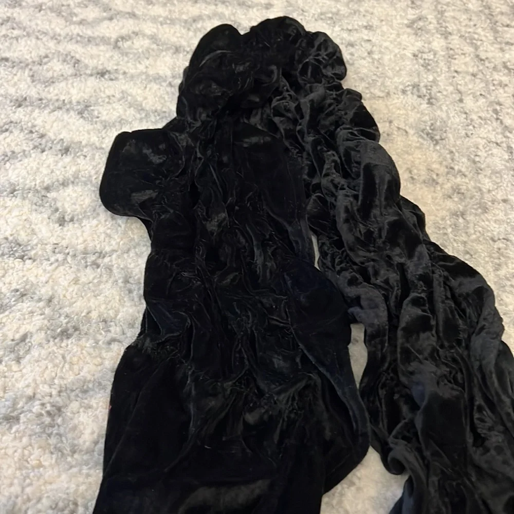 Black Scarf
